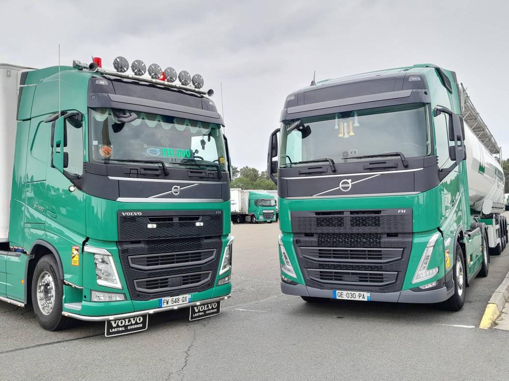 deux camions